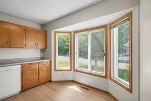 14264 Glencove Path, Apple Valley, MN 55124 - Photo 8