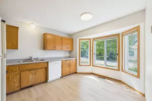 14264 Glencove Path, Apple Valley, MN 55124 - Photo 8