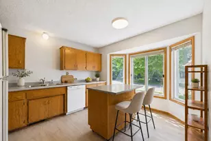 14264 Glencove Path, Apple Valley, MN 55124 - Photo 4