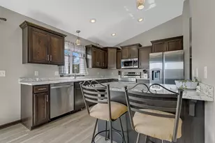 2393 Topaz St, Saint Augusta, MN 56301 - Photo 4