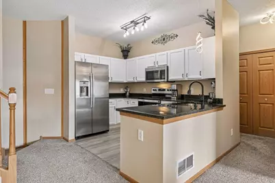 18364 Kerrville Trail, Lakeville, MN 55044 - Photo 2