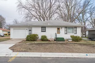 105 5th St NW, Montgomery, MN 56069 - Photo 2