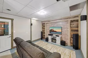 4569 Shoreline Dr, Spring Park, MN 55384 - Photo 14