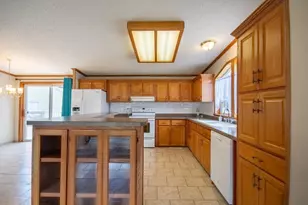 220 Birch Ave, Alexandria, MN 56308 - Photo 12