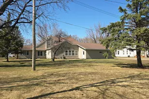 535 W 1st St, Cottonwood, MN 56229 - Photo 36