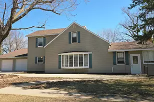 535 W 1st St, Cottonwood, MN 56229 - Photo 38