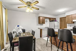 971 Heritage Ct E, Vadnais Heights, MN 55127 - Photo 6