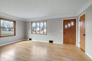 5848 Pennsylvania Ave N, Crystal, MN 55428 - Photo 8