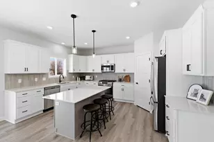 1730 Bobcat Way, New Richmond, WI 54017 - Photo 4