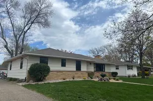 306 E 2nd St, Minneota, MN 56264 - Photo 2