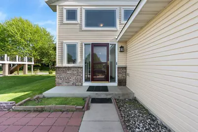 526 Hackney Avenue, Shakopee, MN 55379 - Photo 2