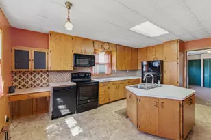 125 E 2nd St, Blue Earth, MN 56013 - Photo 10