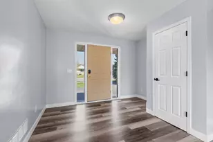 2888 Wyndam Ct, Shakopee, MN 55379 - Photo 4