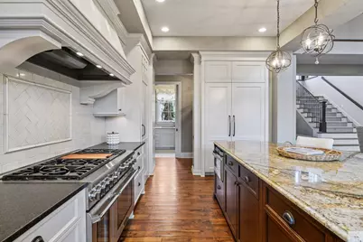 425 Carpenters Point, Wayzata, MN 55391 - Photo 30