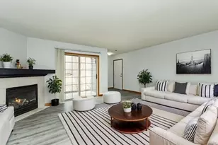 1872 Deerhaven Ln NE, Rochester, MN 55906 - Photo 2