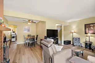 418 Dorland Pl, Maplewood, MN 55119 - Photo 4