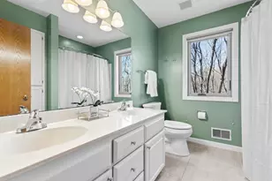 2140 Stone Creek Dr, Chanhassen, MN 55317 - Photo 28