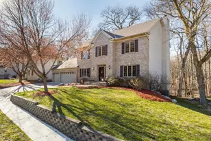 2140 Stone Creek Dr, Chanhassen, MN 55317 - Photo 2