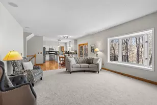 2140 Stone Creek Dr, Chanhassen, MN 55317 - Photo 12