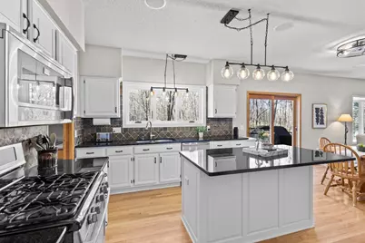 2140 Stone Creek Drive, Chanhassen, MN 55317 - Photo 6