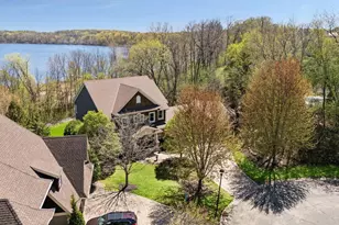 1750 Lucy Ridge Ct, Chanhassen, MN 55317 - Photo 4