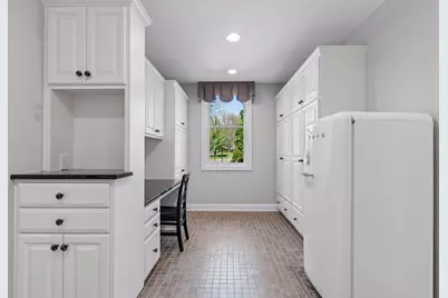 1750 Lucy Ridge Court, Chanhassen, MN 55317 - Photo 24