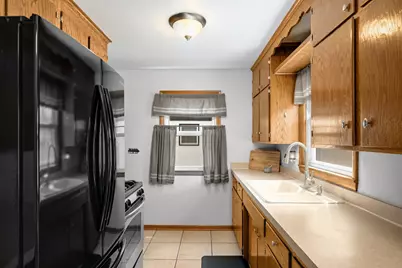 7025 47th Avenue N, Crystal, MN 55428 - Photo 8