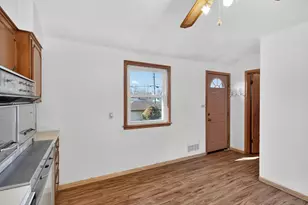 1592 Hoyt Ave E, Saint Paul, MN 55106 - Photo 12