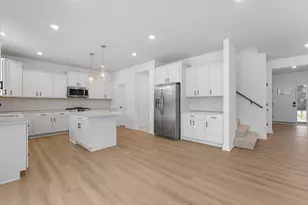 7546 Upper 42nd St N, Oakdale, MN 55128 - Photo 4