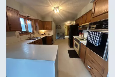 303 N Clark Street, Ceylon, MN 56121 - Photo 4