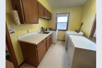 303 N Clark Street, Ceylon, MN 56121 - Photo 6