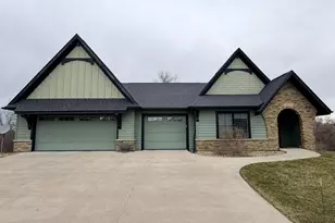 4070 Cameo Pl NE, Rochester, MN 55906 - Photo 2