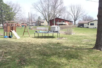 1109 S Moore Street, Blue Earth, MN 56013 - Photo 6