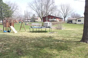 1109 S Moore St, Blue Earth, MN 56013 - Photo 6