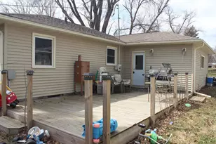 1109 S Moore St, Blue Earth, MN 56013 - Photo 4