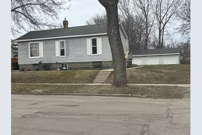 611 4th Street SW, Willmar, MN 56201 - Photo 2