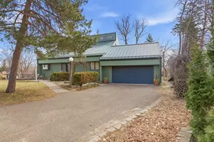 2468 Hamline Ave N, Roseville, MN 55113 - Photo 2