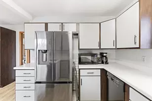 2468 Hamline Ave N, Roseville, MN 55113 - Photo 16