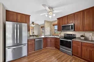 706 12th St E, Wabasha, MN 55981 - Photo 4