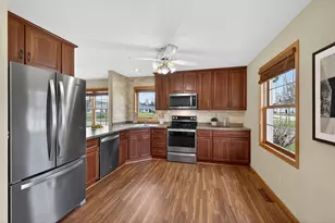 706 12th St E, Wabasha, MN 55981 - Photo 2