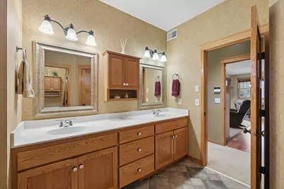1317 Waters Path, Woodbury, MN 55129 - Photo 16
