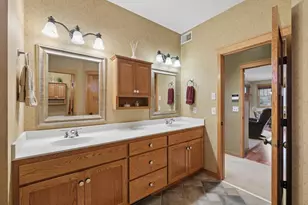 1317 Waters Path, Woodbury, MN 55129 - Photo 16