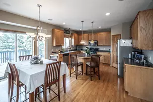 1122 Drew Dr, Woodbury, MN 55129 - Photo 14