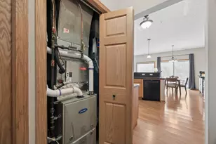 191 Larpenteur Ave E, Maplewood, MN 55117 - Photo 16