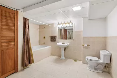 10025 Wentworth Avenue S, Bloomington, MN 55420 - Photo 14