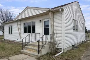 924 Colfax Ave SW, Wadena, MN 56482 - Photo 2