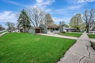 939 S Orient St, Fairmont, MN 56031 - Photo 2