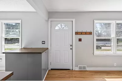 1701 Rose Avenue E, Saint Paul, MN 55106 - Photo 4