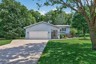 17130 Hemlock Ct, Lakeville, MN 55044 - Photo 2