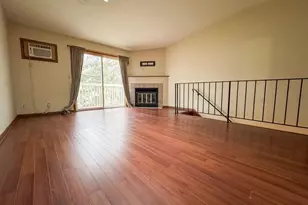 17562 Pond Cir, Eden Prairie, MN 55346 - Photo 2